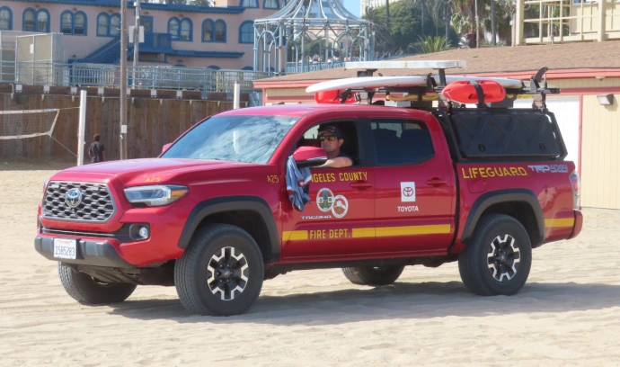 Photo of Los Angeles Fire Department Toyota Tacoma Lifeguard Truck; Photo credit: Jason Lawrence, CC BY 2.0
